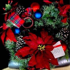 Beautiful Christmas wreath by Ashland new and 2 available, 80$ value